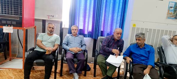 برپایی میز خدمت ادارات در مصلای نماز جمعه شهرستان محمودآباد