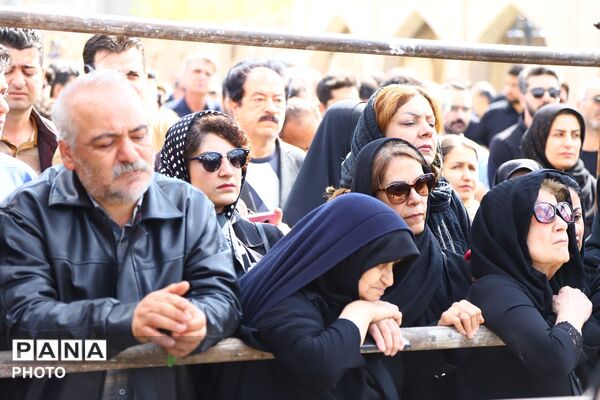 مراسم تشییع پیکر معلم و شاعر نامدار «باریشماز»