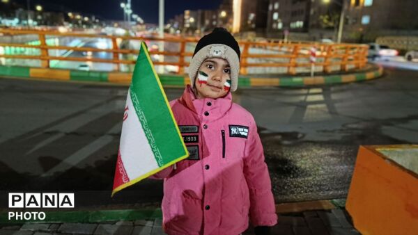 از کودک تا پیر، حضور هر ایرانی در دفاع از آرمان‌ها