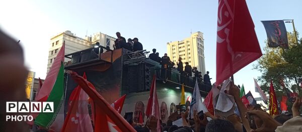 بغض گلوگیر ملت در آخرین دیدار با امام شهید