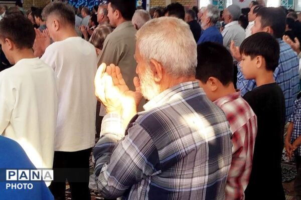 تجلی بندگی در صفوف به‌هم‌پیوسته؛ فشافویه در عید قربان یکپارچه غرق در نیایش شد