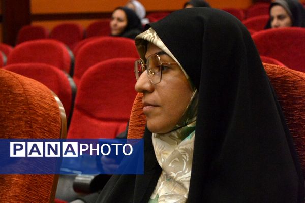 آیین تجلیل از برگزیدگان حوزه مشاوره و پیشگیری از آسیب‌های اجتماعی بهارستان‌دو