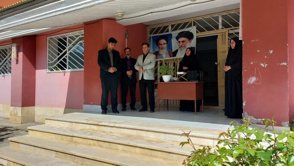 نواخته شدن زنگ سپاس معلم در دبیرستان زینبیه بلده