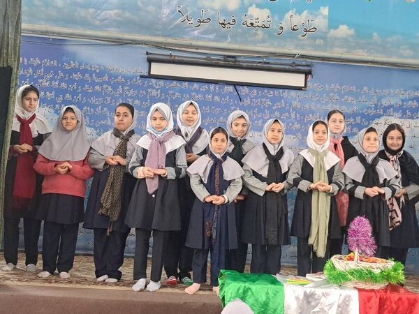 طلیعه فجر و شعبانیه در دبستان آزادی