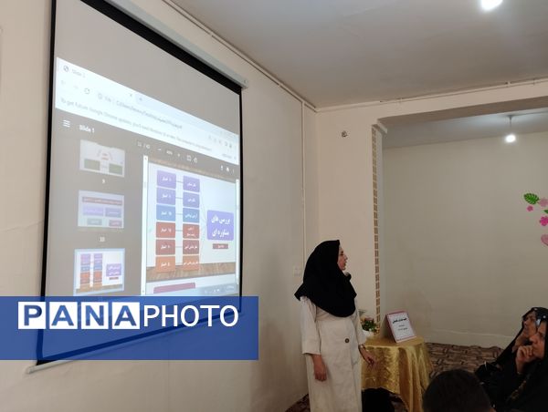 جلسه آموزش خانواده در دبیرستان دخترانه رفعت