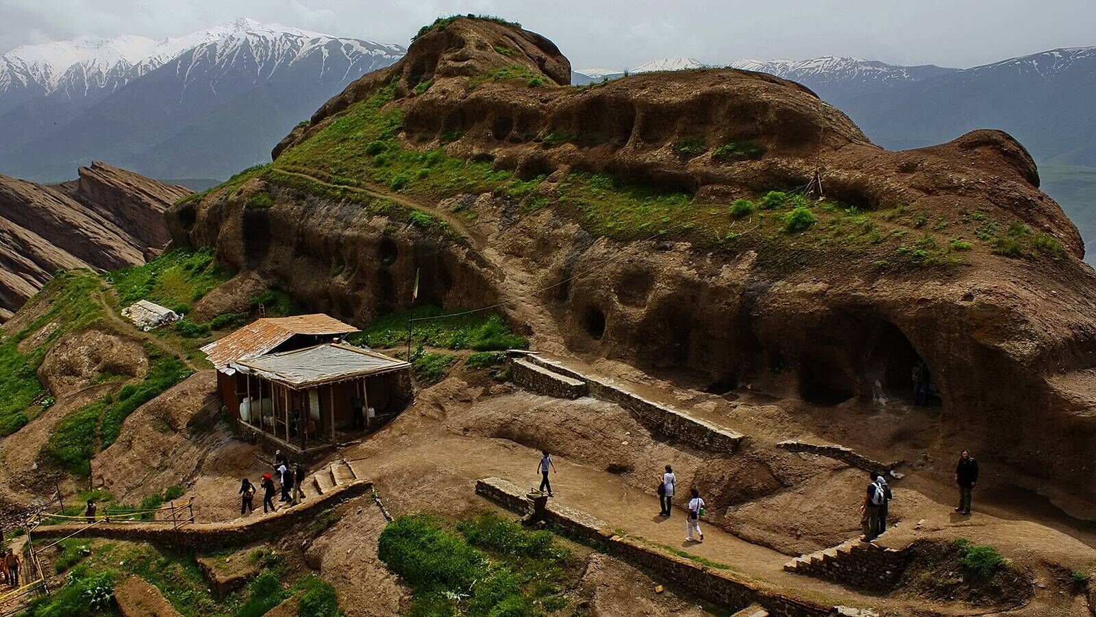از صخره‌های البرز تا میراث بشریت؛ روایت جهانی شدن الموت و زنی که ۲۵ سال برای آن جنگید