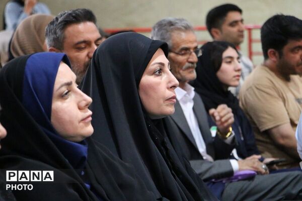 تجلیل از ملی‌پوش هندبال قرچک پس از بازگشت از مسابقات قهرمانی آسیا