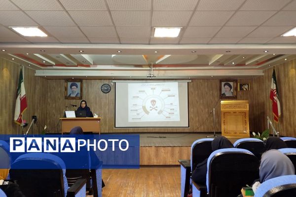 کارگاه آموزشی مراقبین و رابطین سلامت با محوریت آنفلونزا، تغذیه سالم، دخانیات