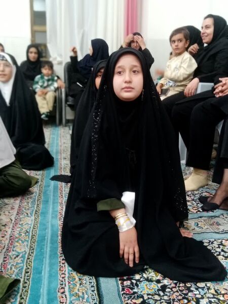 نسیم دانایی در کویر مروست: هفته کتاب و کتاب‌خوانی با شور و نشاط در مدرسه زینب(س) 