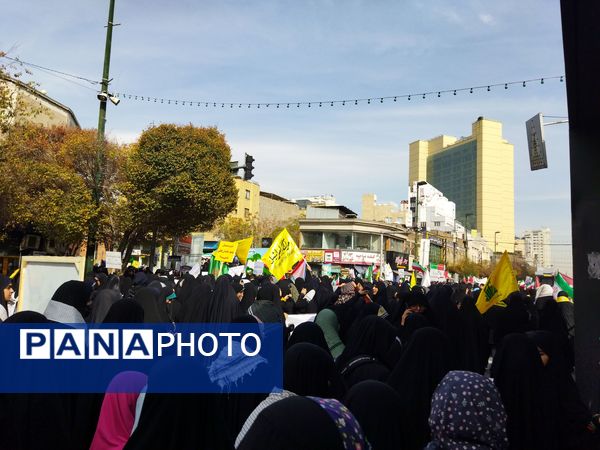 راهپیمایی ۱۳ آبان در تبادکان