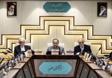 عارف: نباید اجازه دهیم کوچکترین مسأله‌ای در کشور تبدیل به یک بحران ملی شود