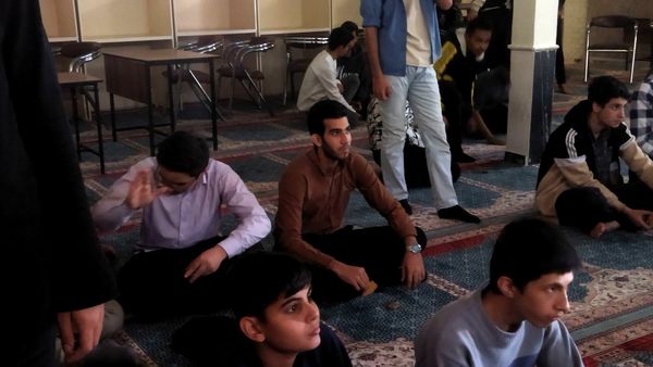 قرائت زیارت حضرت فاطمه (س) در دبیرستان شاهد ابوذر غفاری 