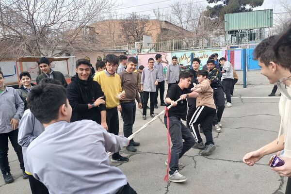حضور پرشور دانش آموزان ناحیه دو شهرری در برنامه‌های متنوع دهه فجر و جشن انقلاب