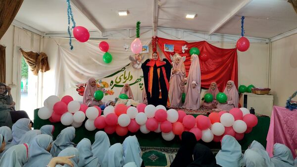 جشن دهه کرامت در دبستان شاهد حاج تقی آقا بزرگ مشهد