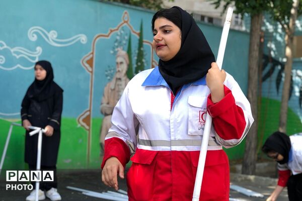 دانش‌آموزان دبیرستان پروین اعتصامی اسلامشهر با اصول امدادگری آشنا شدند