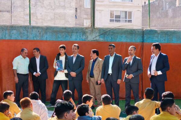 انتخابات الکترونیکی شورای دانش آموزی در دبیرستان صبح روشن شهر قدس