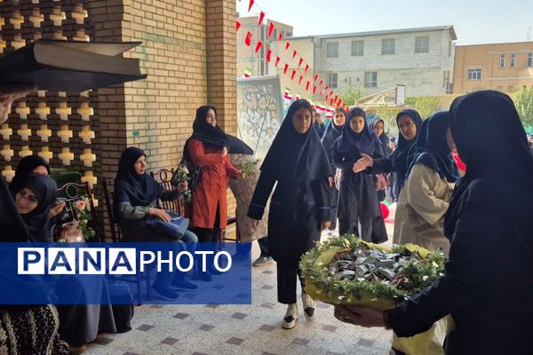 بهار دانش در هنرستان کوثر شهر قیامدشت
