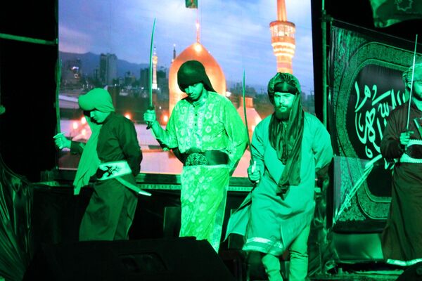 تئاتر دلدادگی در مکان سلسله الذهب نیشابور در شب هفتم محرم 