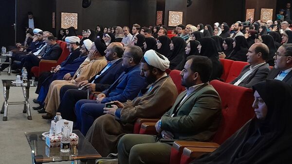 اختتامیه ششمین اجلاسیه نماز  در آستان امامزاده طاهر (ع) کرج
