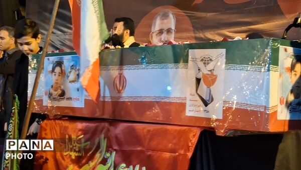 آیین وداع با پیکر دانش آموز شهید محمد حسین دهقان در قم