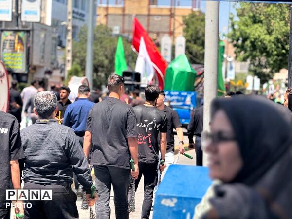 طنین نوای «لبیک یا حسین» در جای‌جای قروه