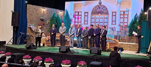 مراسم روز درختکاری در تالار هنر اصفهان با حضور مدیران شهری شهرداری اصفهان