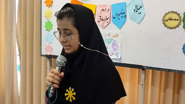 آیین تجلیل از ورودی‌های جدید دبیرستان فرزانگان قائمشهر