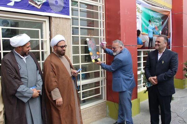 جشن عاطفه‌ها جشن همدلی دانش آموزان با دیگر کودکان نیازمند