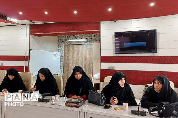 جلسه تعاملی سپاه پاسداران،فرماندهان بسیج ناحیه حضرت روح‌الله(ره) و اداره آموزش و پرورش کهریزک