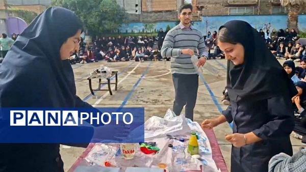 «روز آزمایشگاه» در دبیرستان شاهد ریحانه