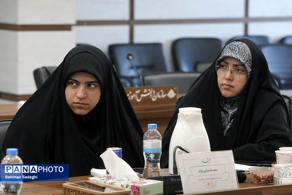 چهارمین نشست تخصصی هنر و اندیشه امیدا