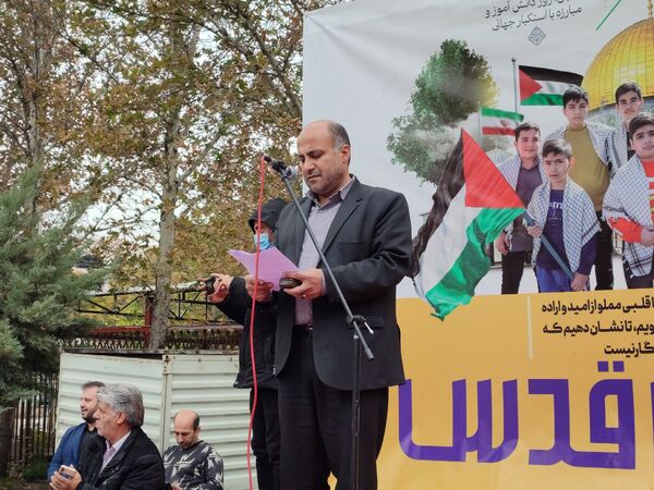 حضور دانش‌آموزان ملاردی در راهپیمایی روز سیزده آبان 