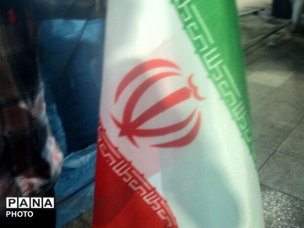 استمرار مردم کرمان در میدان 