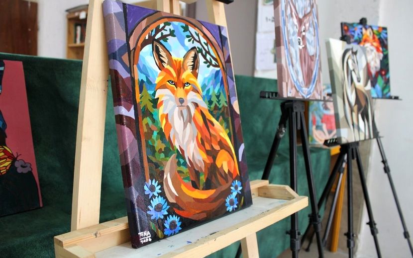 نمایشگاه آثار هنرجویان هنرستان فنی‌وحرفه‌ای دخترانه آفرینش پردیس