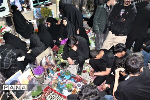 حال و هوای آغاز سال نو در جوار مزار شهدای جنگ رمضان