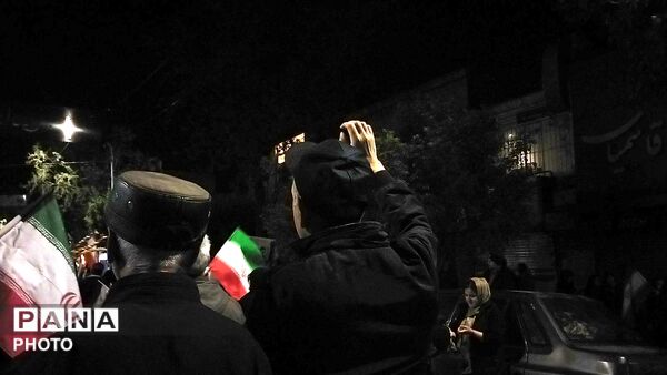 نیشابوری ها از پیر تا کودک در اجتماعات خیابانی