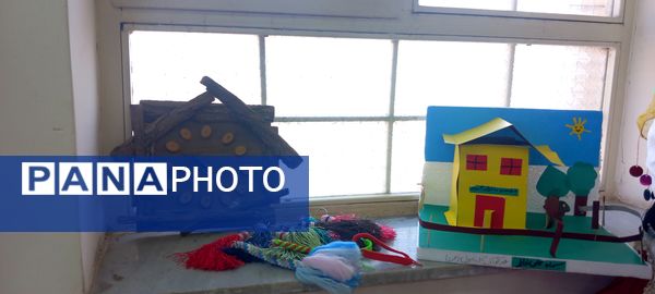 نمایشگاه دست‌سازه‌ها به‌مناسبت دهه فجر در شهر سپیددشت