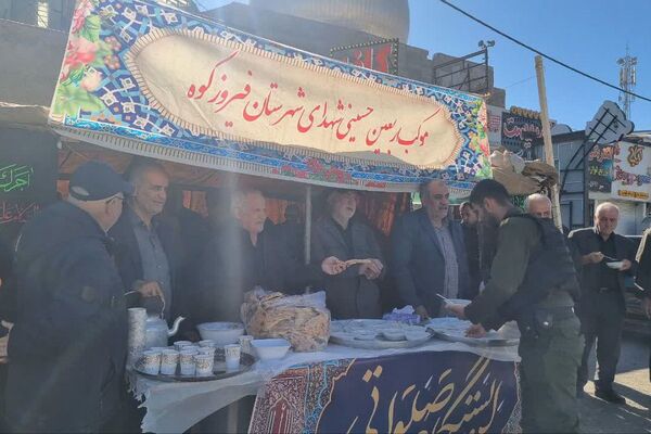 پذیرایی موکب شهدای فیروزکوه در روز شهادت حضرت فاطمه (س).
