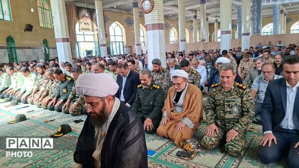 اقامه باشکوه نماز جمعه فامنین با حضور پرشور مردم و مسئولان
