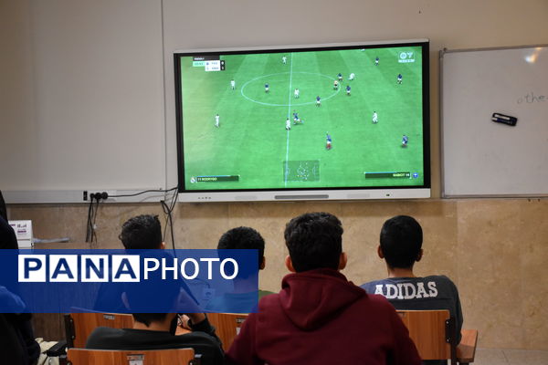  شبی به یادماندنی برای دانش آموزان دبیرستان شهید دکتر رمضانخانی یزد