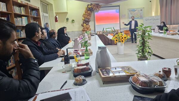 جلسه شورای سلامت شهرداری منطقه ۱۱ مشهد در دبستان دخترانه فرهنگیان ۲
