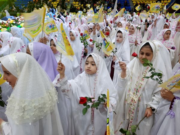 اجتماع بزرگ «روزه اولی‌ها» در ورزشگاه شهید‌شیرودی 