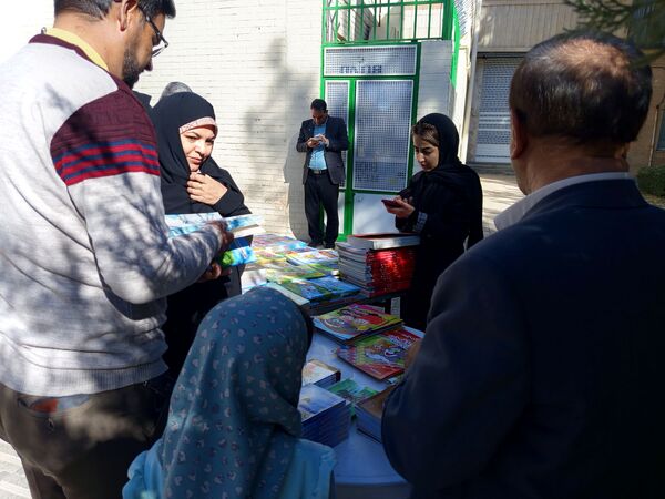 جمعه بازار کتاب در کاشمر