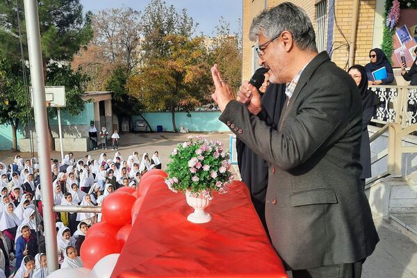 طنین زنگ استکبارستیزی در مدارس منطقه ۵ تهران به صدا در آمد