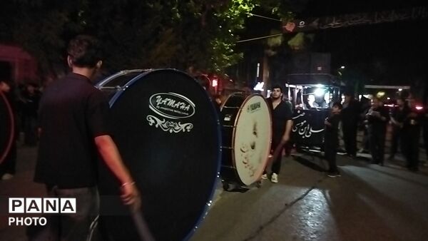 گذری بر فعالیت هیئت جواد الائمه شهرستان نیشابور در شب عاشورا 