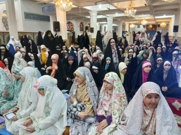 برگزاری آیین اعتکاف در مصلی رشت