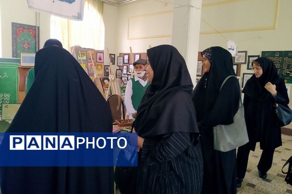 برگزاری جشنواره هفته مشاغل در هنرستان کوثر قیامدشت ری یک