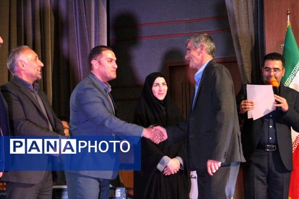 اختتامیه جشنواره ملی هنری در شهرکرد‌