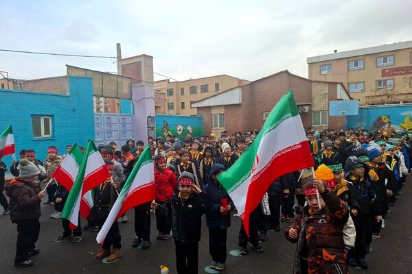 حضور پرشور دانش‌آموزان مدارس ناحیه 2 شهرری در جشن پیروزی مردم غزه 