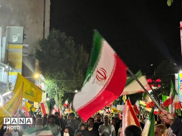 حضور باشکوه مردم کرج در صدو چهارمین شب از تجمعات مردمی